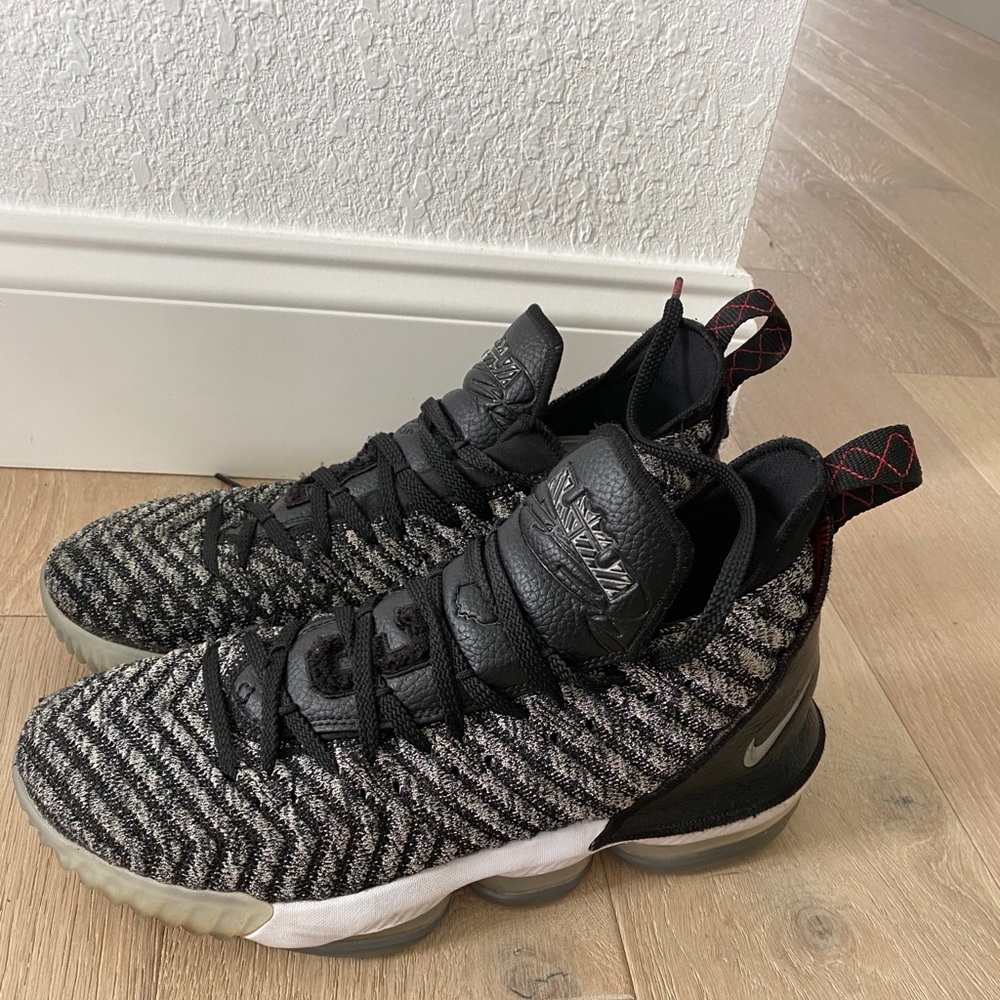 Lebron 16 Oreos size 10 men’s